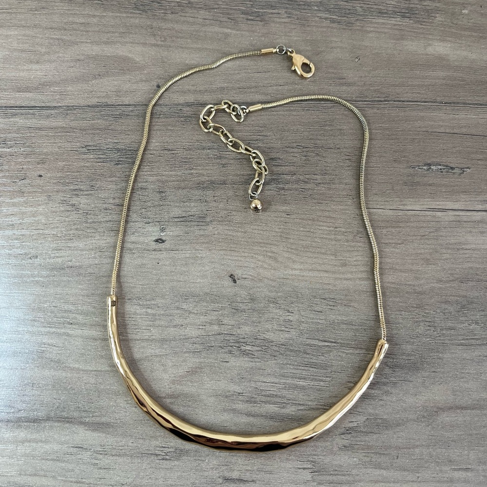 Elegant Gold Necklace with Lobster Claw Clasp